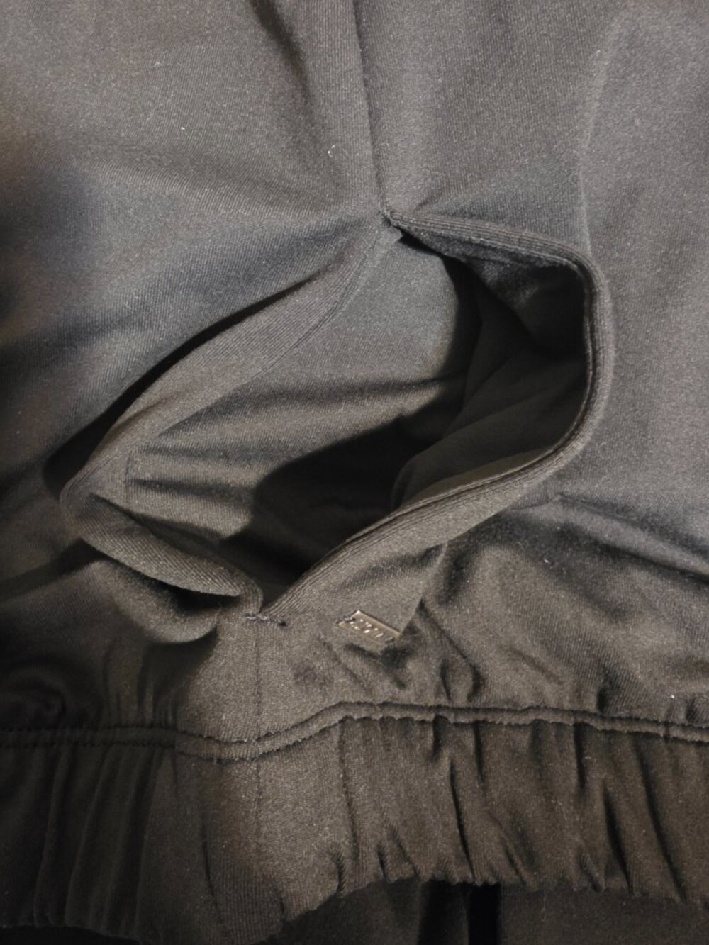 Vuori Villa Everyday Wide Leg Pants Black Large NWOT - Picture 9 of 13